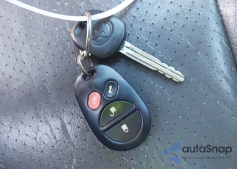 2004 Toyota Camry Solara Se V6 из США, поврежденный, VIN 4T1CA38PX4U022014